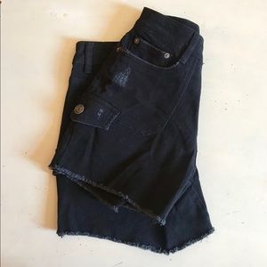 Really cool new distressed shorts 🖤